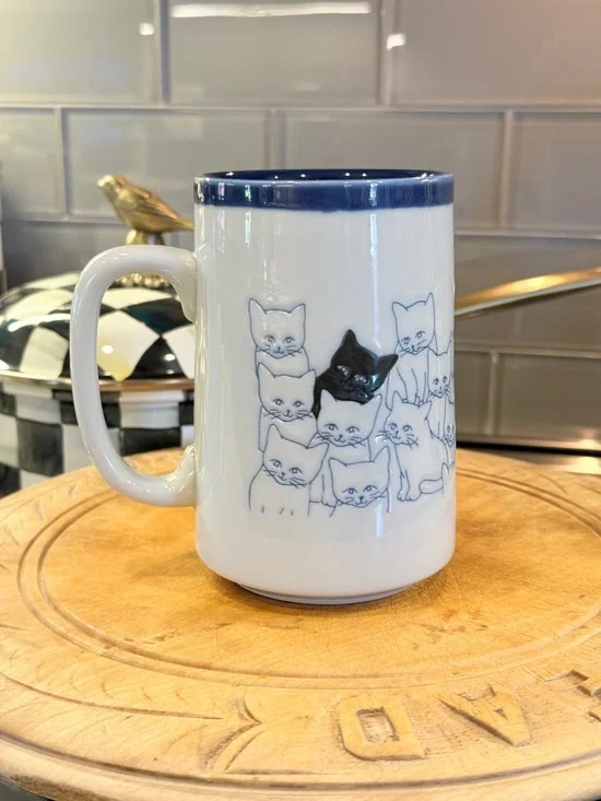 Vintage OTAGIRI Blue and White Stoneware Cat Pattern Mug - Picture 6 of 16